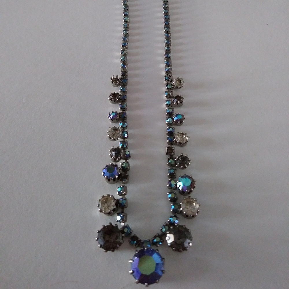 Karu aurora borealis necklace